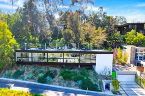 Experience Eco-Luxury at its Finest - Centrally Located Clea House in San Diego!